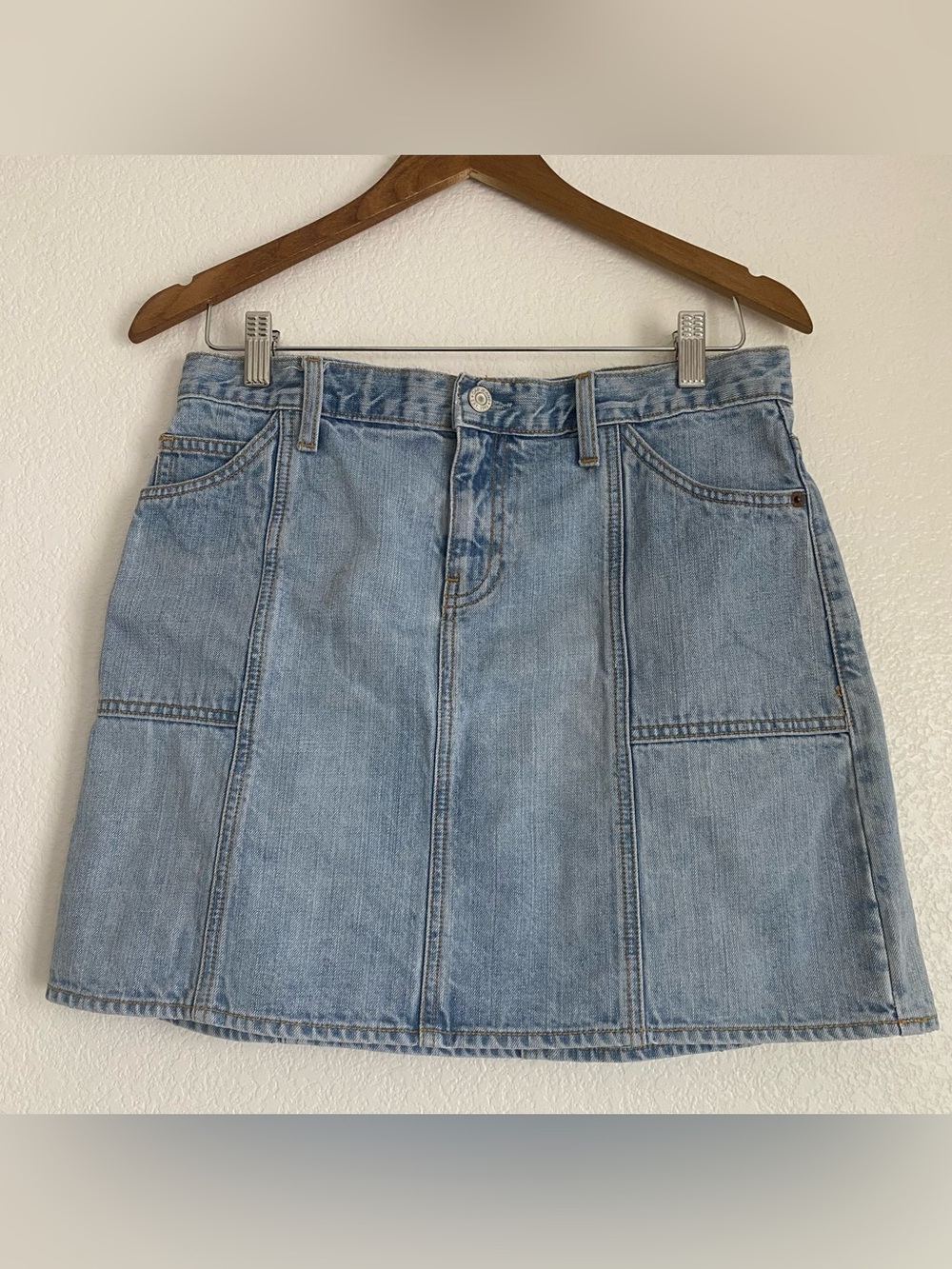 Vintage Gap denim light blue wash mini skirt, 31" waist